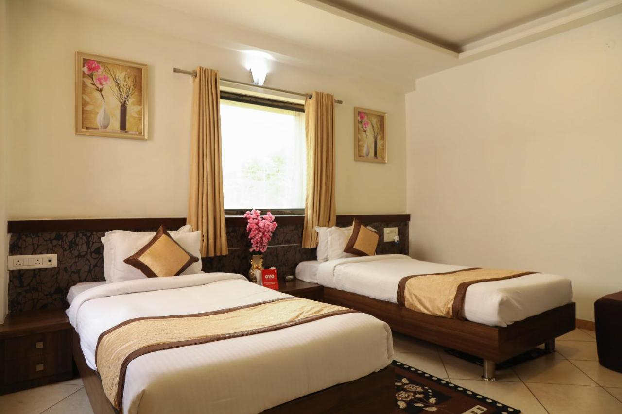 Oyo 10943 Hotel Plus Corporate Khapa  Exterior photo