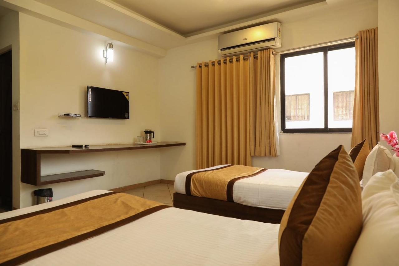 Oyo 10943 Hotel Plus Corporate Khapa  Exterior photo