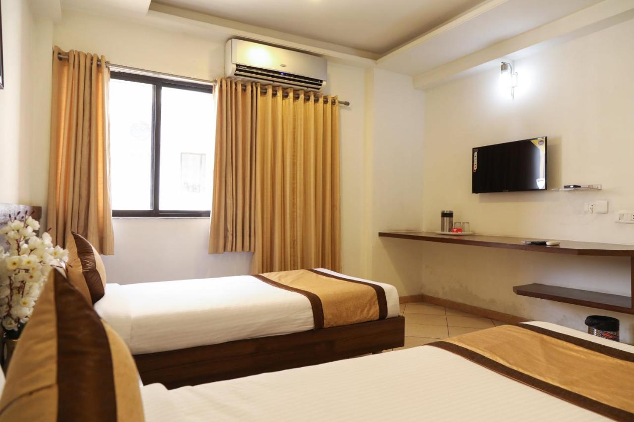 Oyo 10943 Hotel Plus Corporate Khapa  Exterior photo