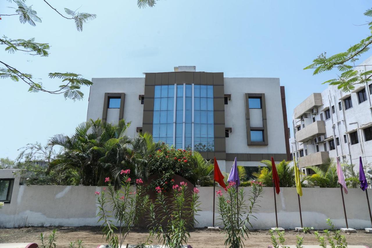 Oyo 10943 Hotel Plus Corporate Khapa  Exterior photo